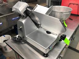 Avantco 12" Manual Gravity-Feed Slicer