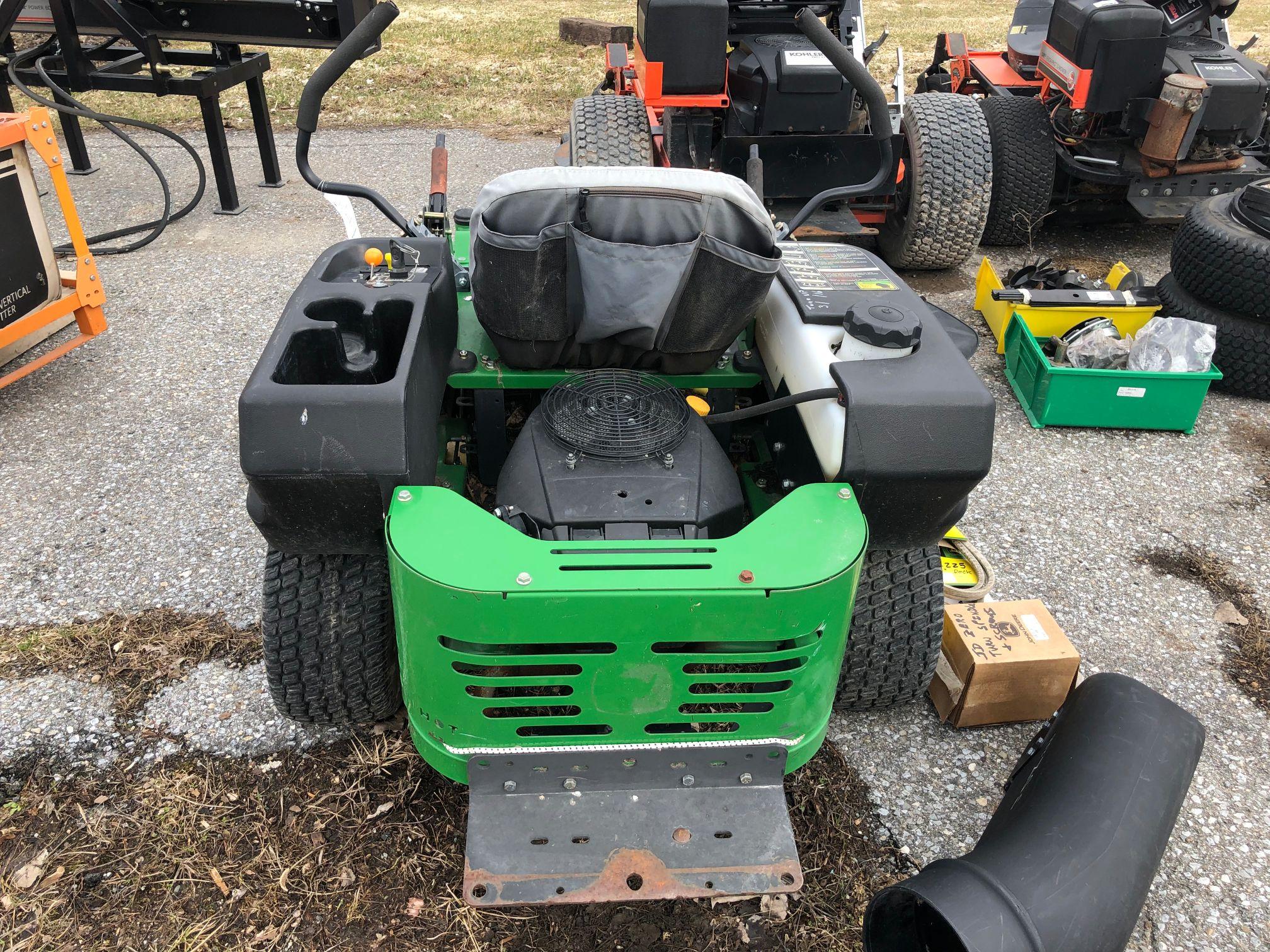 John Deere Z225 Zero Turn Mower