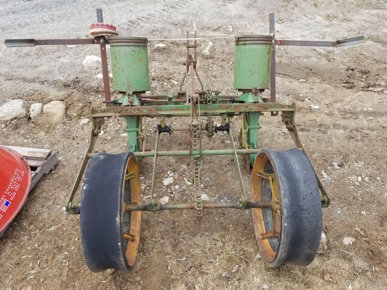 John Deere 3 pth 2-Row Corn Planter