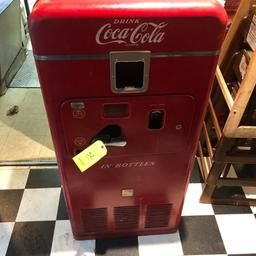 Vendorlator VMC 33 Vintage Coca-Cola Dispenser