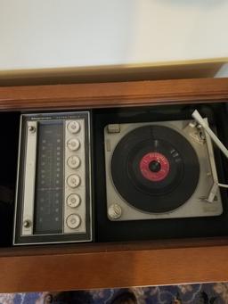 1969 Magnavox Astor Sonic Stereophonic Phonograph