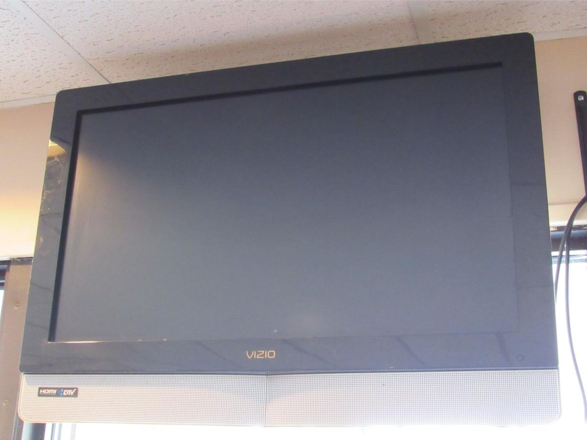 Vizio 32" Flat Screen TV