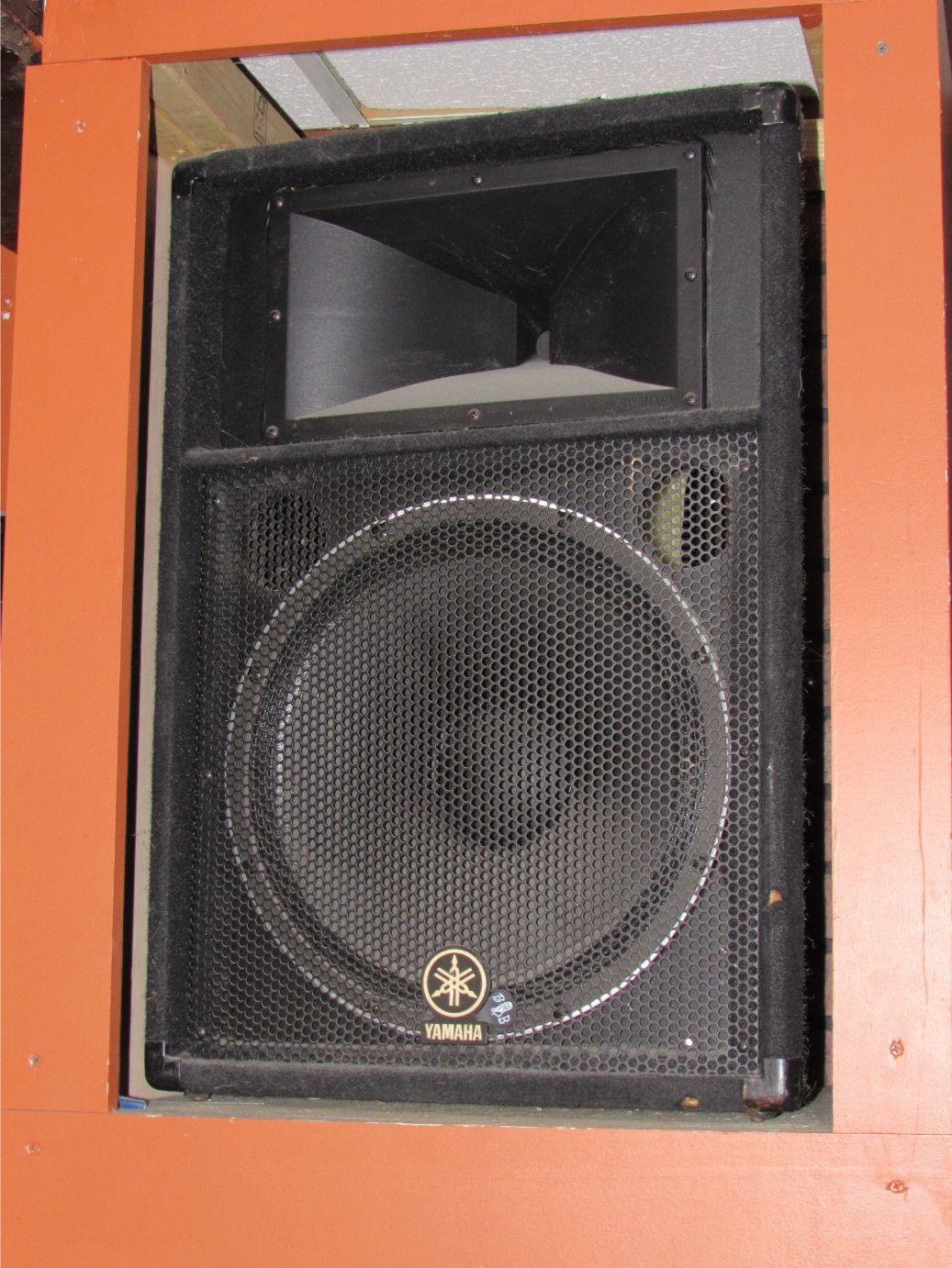 (2) Yamaha S115V Large Speakers