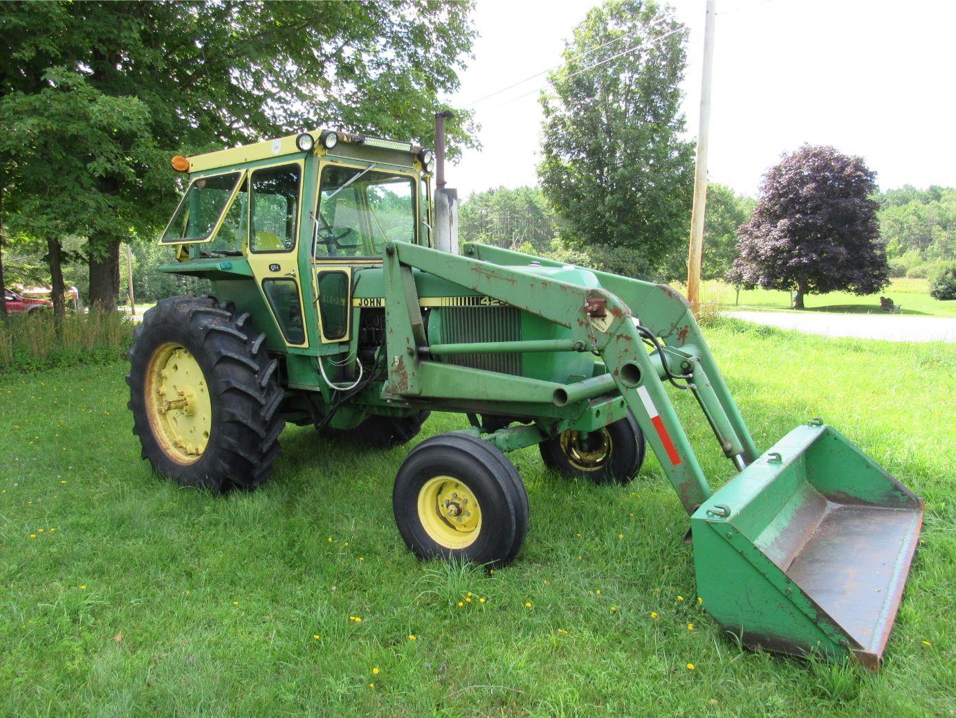 John Deere 4240 Tractor W/ Loader & Cab