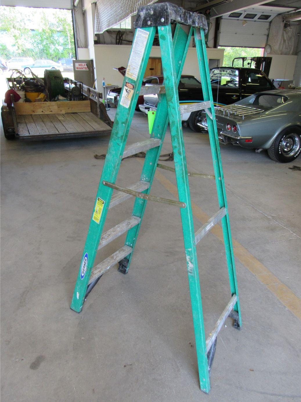 Werner 6' Fiberglass Step Ladder