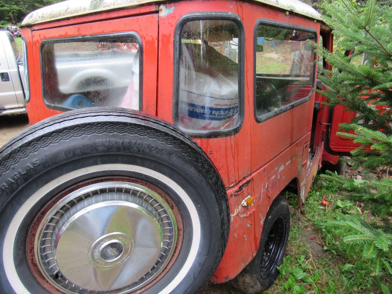 1973 Toyota Land Cruiser W/ 6' Plow