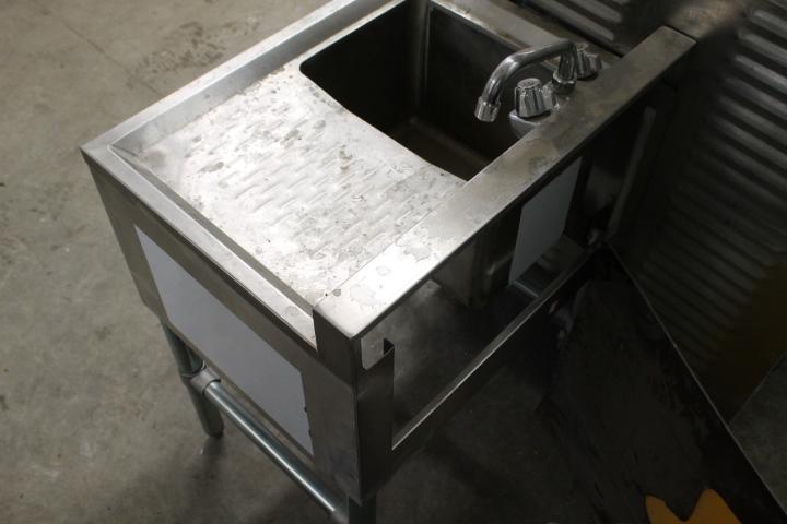 Stainless Steel Sink w/ Drain Board