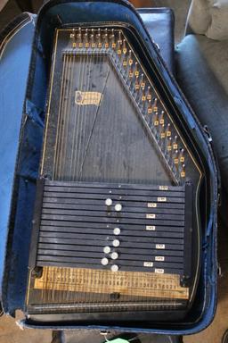 Oscar Schmidt Autoharp w/ Case