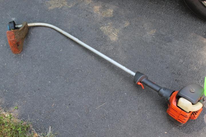 Husqvarna 122C Gas String Trimmer