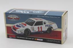 Action Collectibles #11 Darrell Waltrip