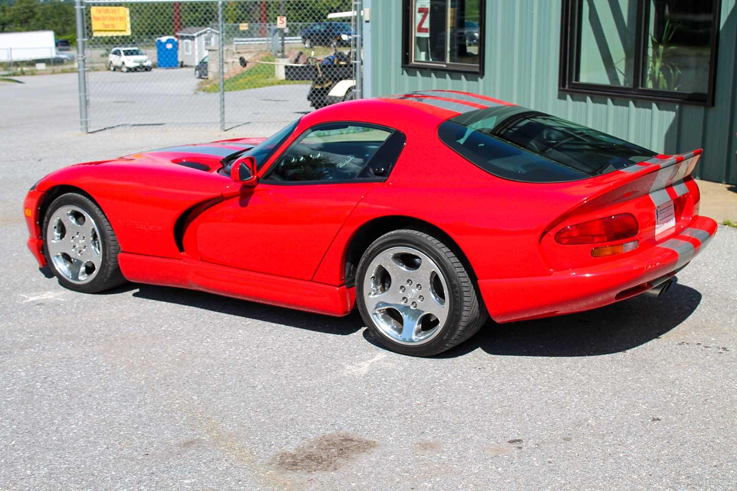 2000 Dodge GTS Viper (Previously owned by NASCAR Champion Bill Elliott!)