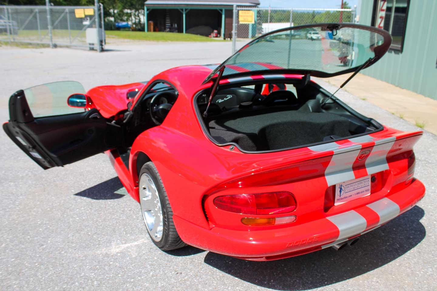 2000 Dodge GTS Viper (Previously owned by NASCAR Champion Bill Elliott!)