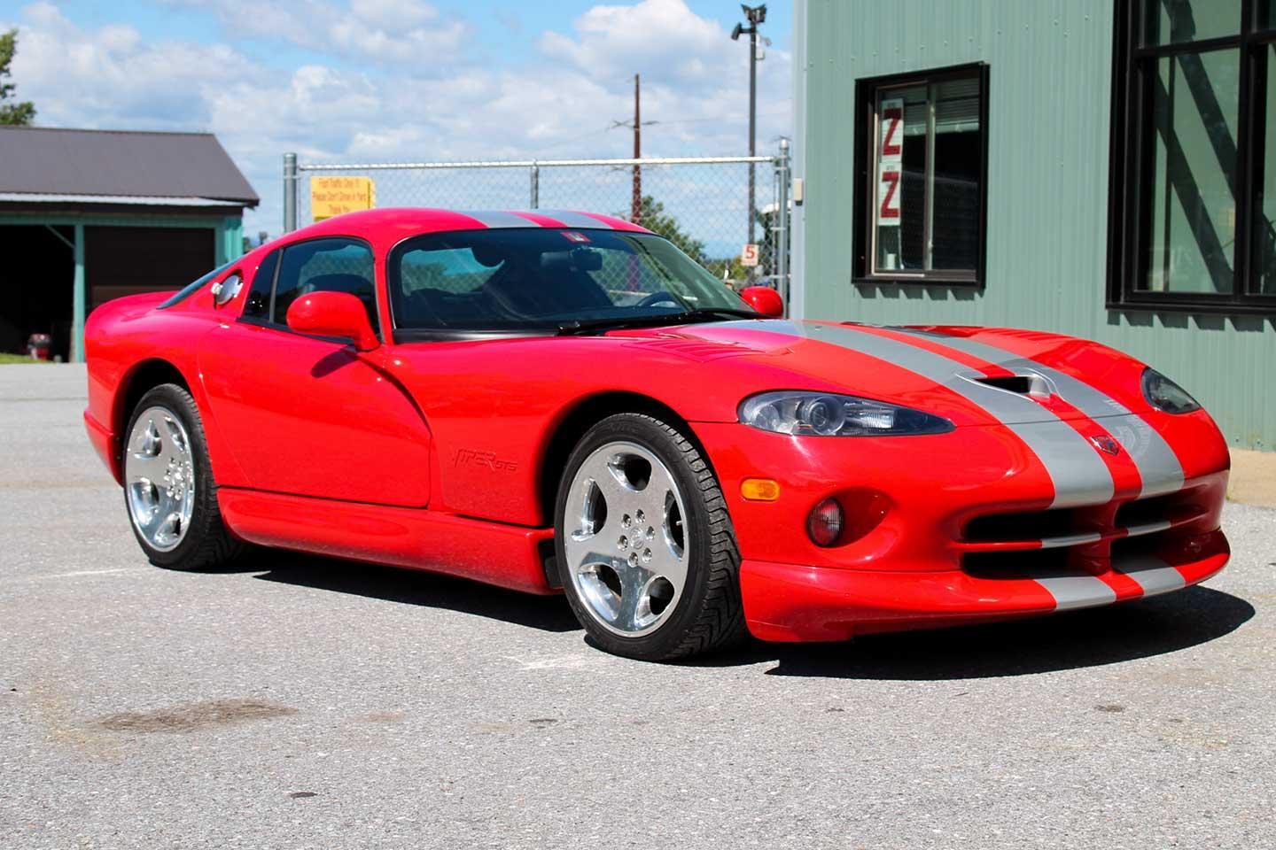 2000 Dodge GTS Viper (Previously owned by NASCAR Champion Bill Elliott!)