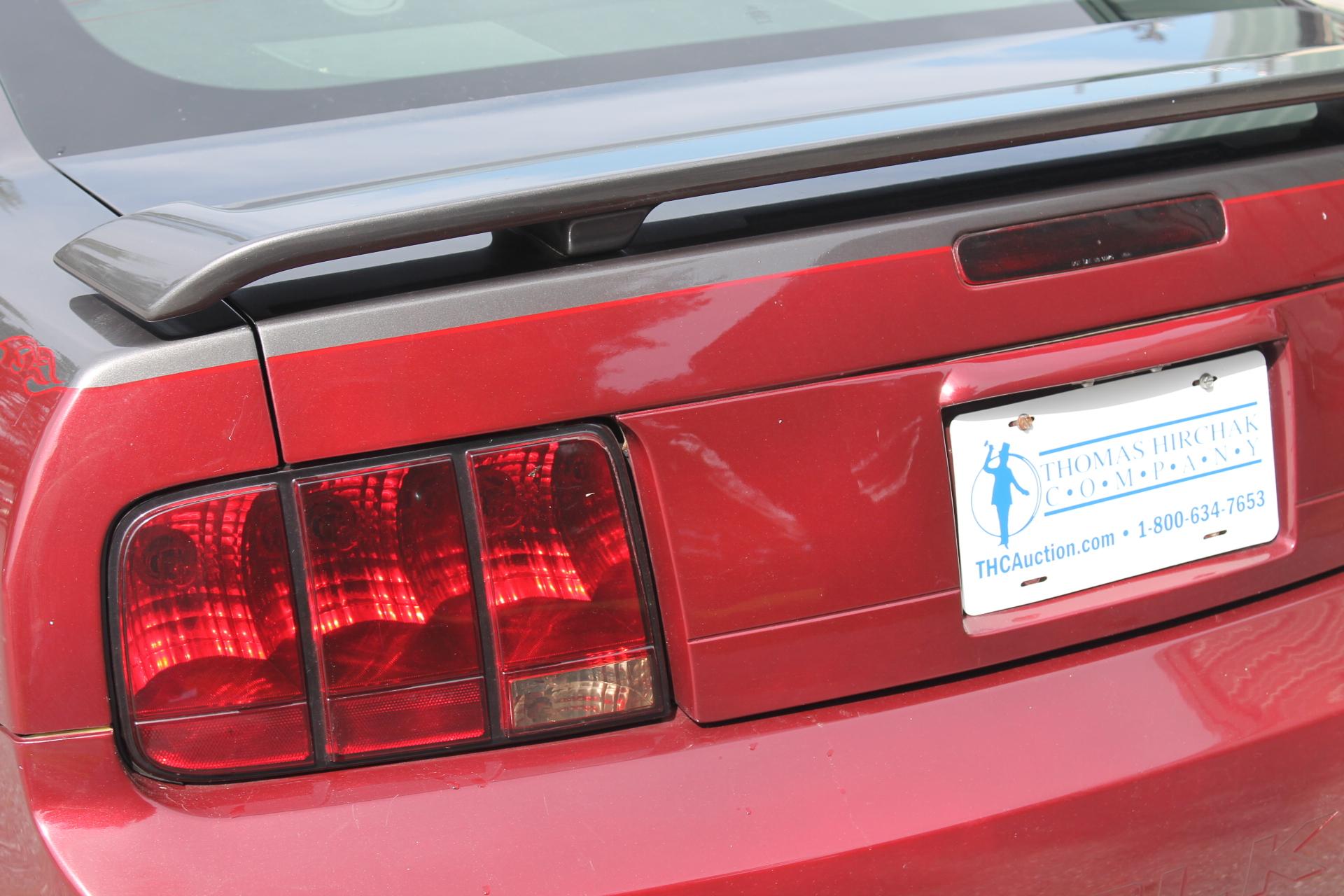 2006 Ford Mustang 2-Door Coupe