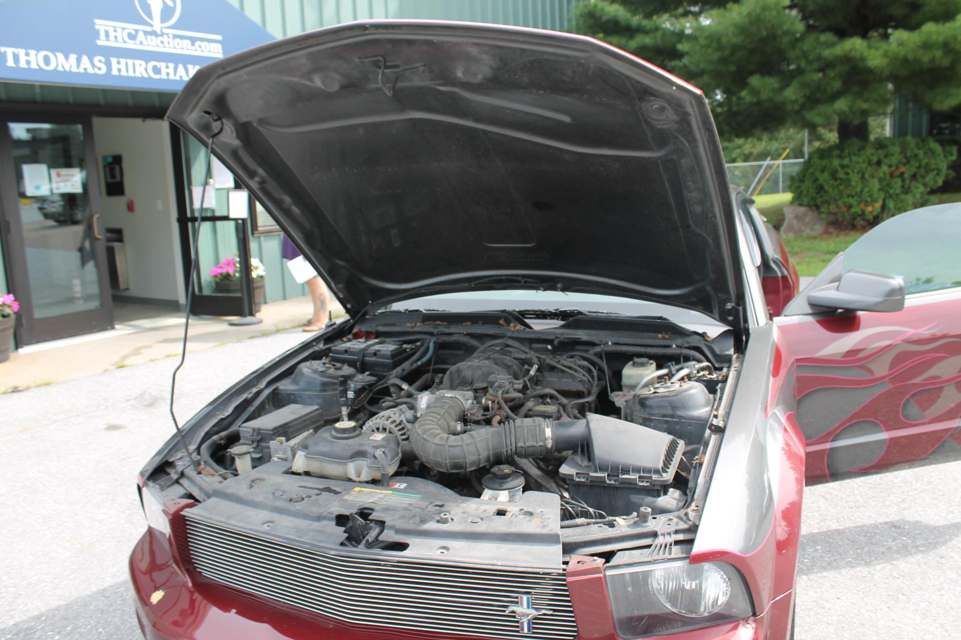 2006 Ford Mustang 2-Door Coupe