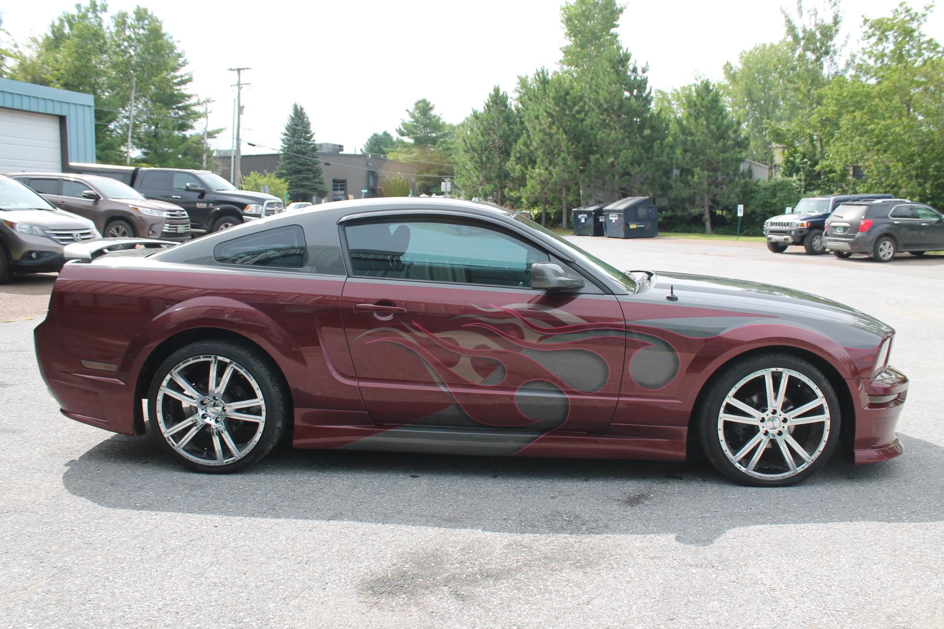 2006 Ford Mustang 2-Door Coupe