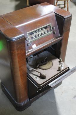 Philco Floor Model Tube Phono/Radio