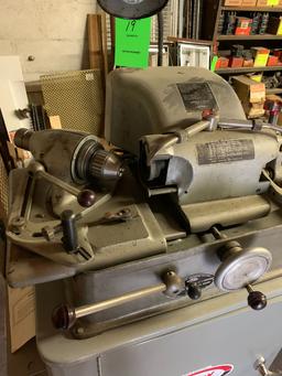 Sioux Valve Face Grinding Machine w/ Tooling