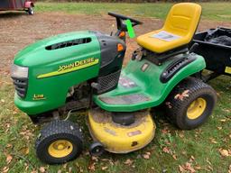 John Deere L118 Lawn Tractor