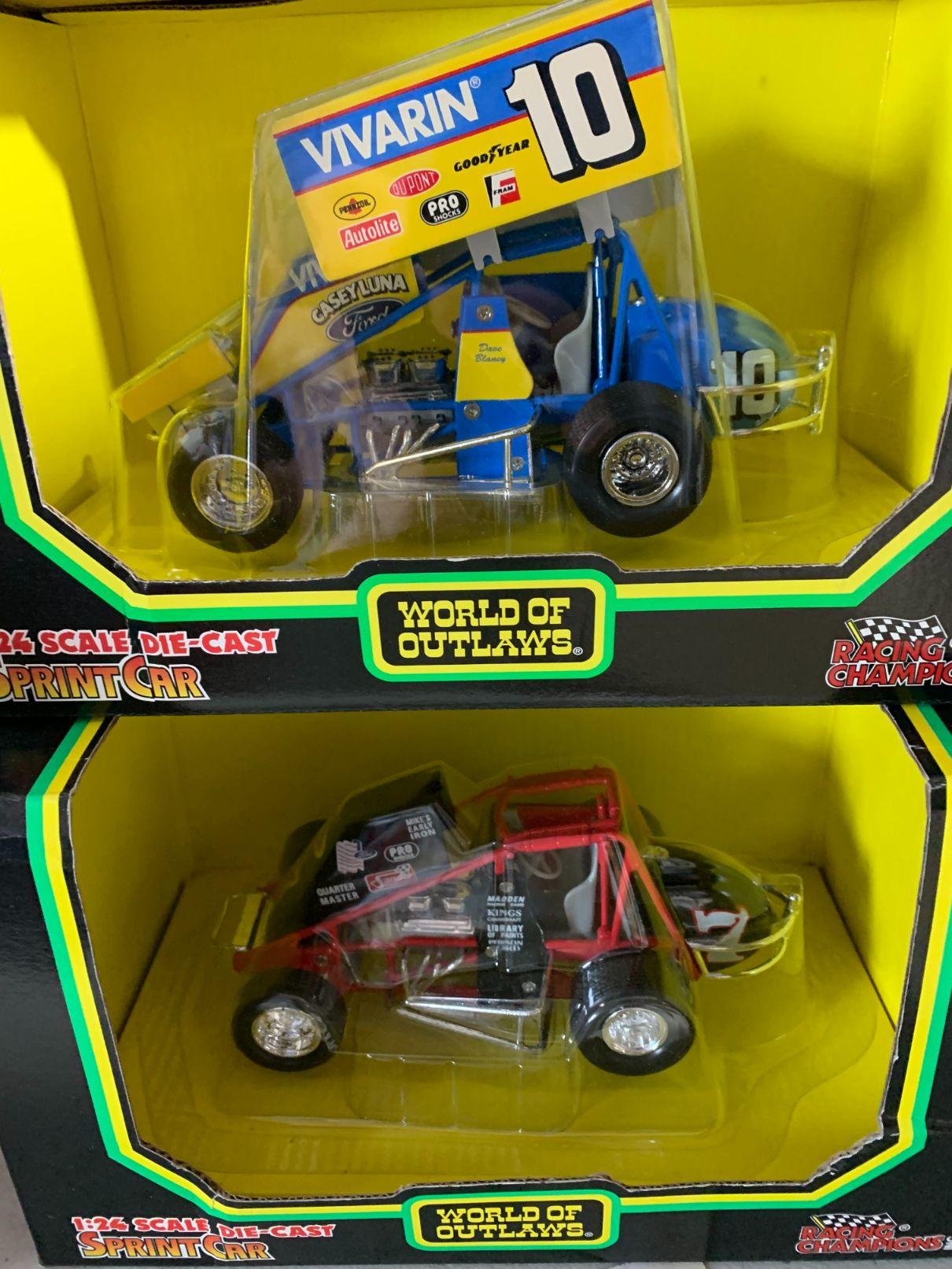 (5) Racing Champions "World of Outlaws" 1:24 Scale Diecast Sprint Car