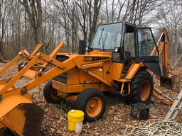 Case 580C 2WD Backhoe