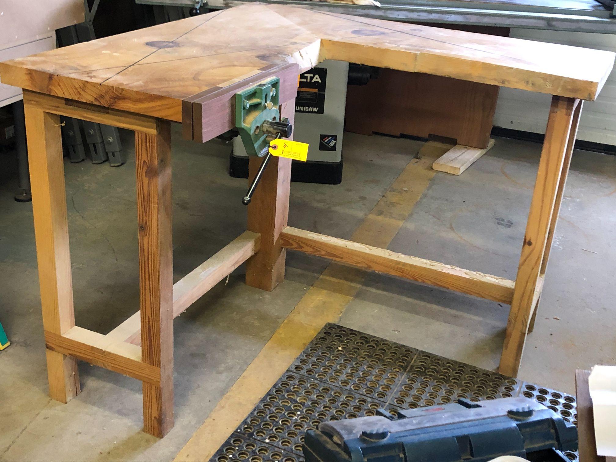 "L" Shape Work Bench with Vise