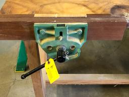 "L" Shape Work Bench with Vise