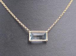 Aquamarine Pendant in 18K Yellow Gold Setting