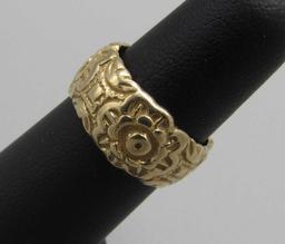 14K Yellow Gold Carved Band