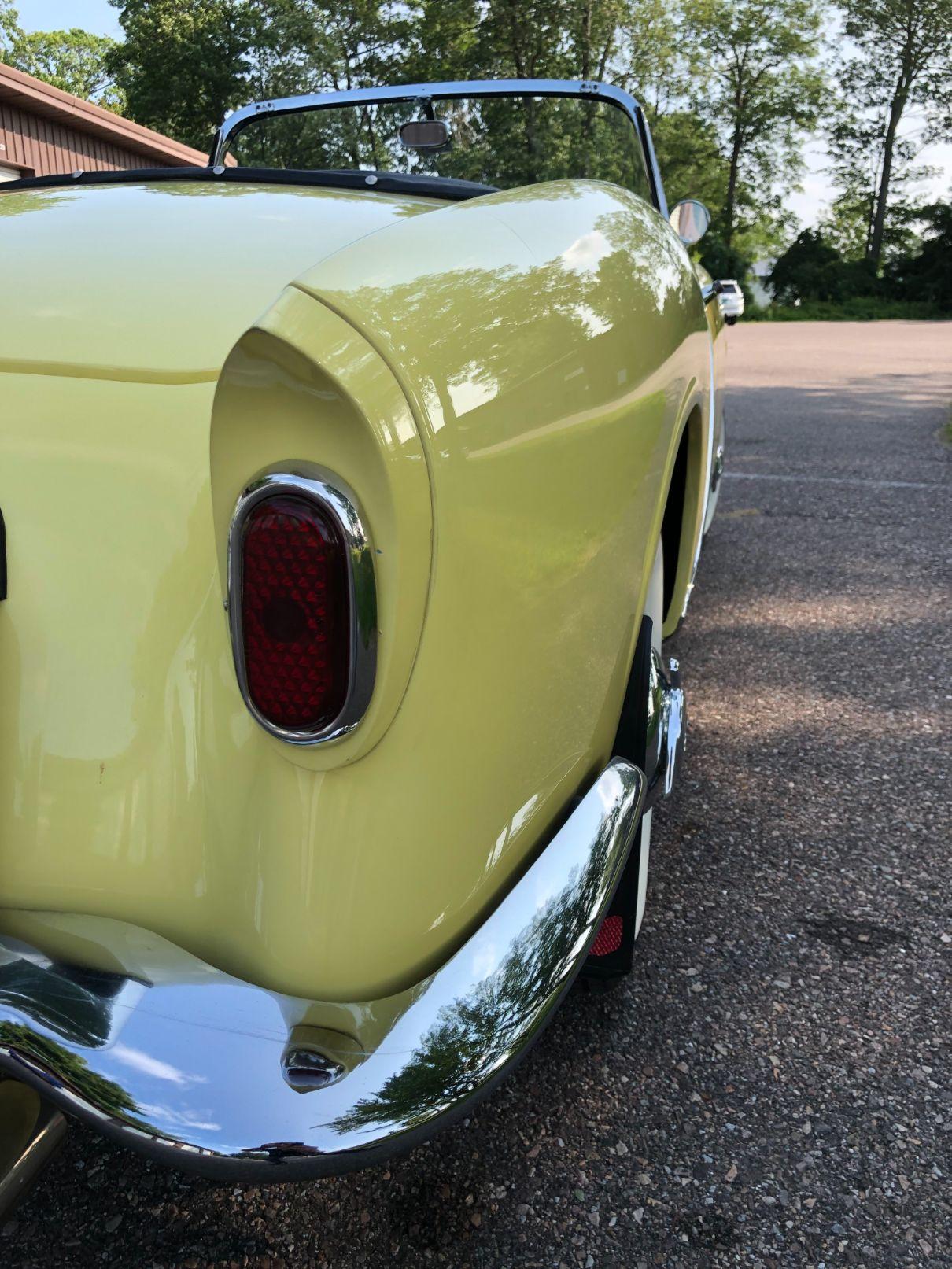 1958 Fiat 1200TV Spider 2-Door Convertible