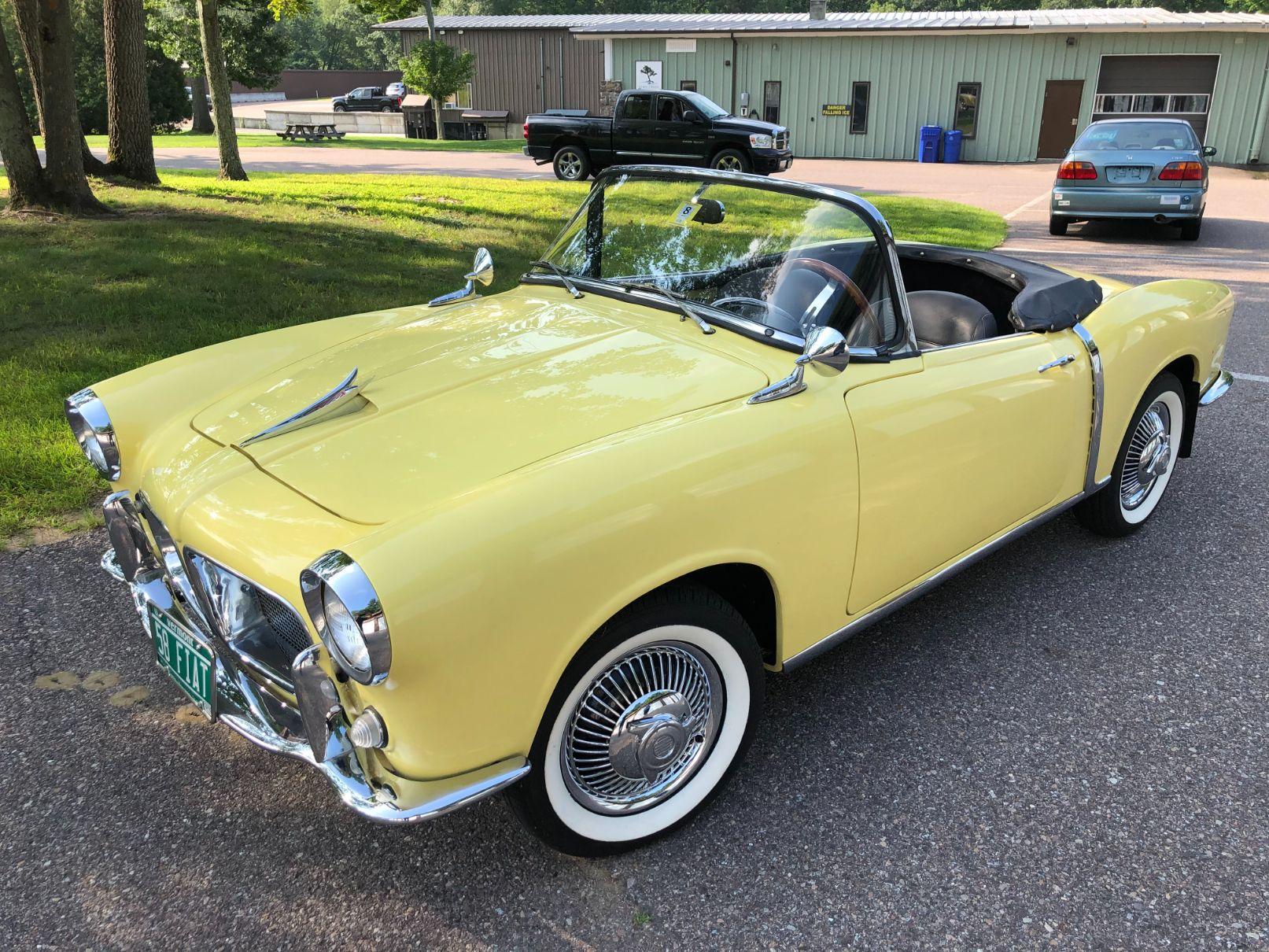 1958 Fiat 1200TV Spider 2-Door Convertible