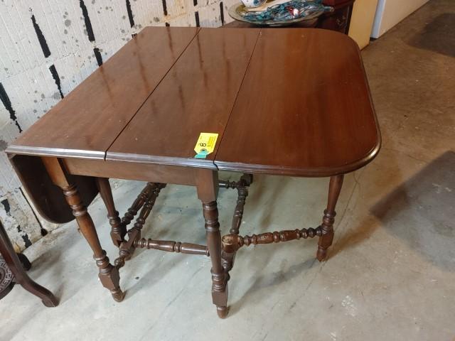 Gate Leg Mahogany Drop Leaf Table