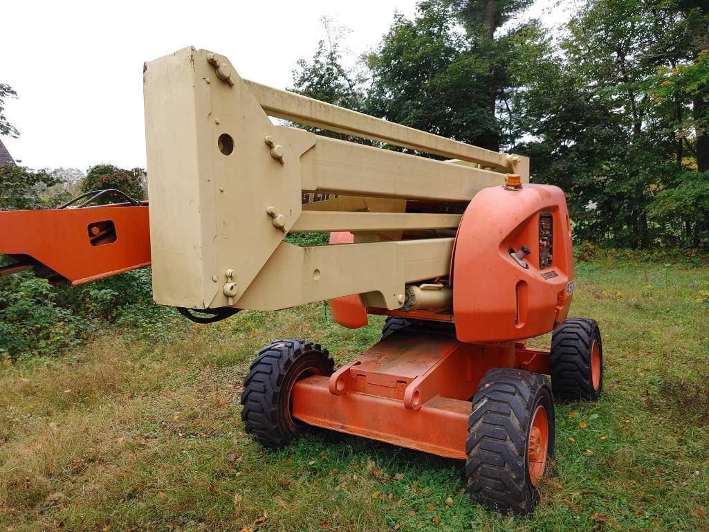 JLG Model 450A Articulated Boom Lift