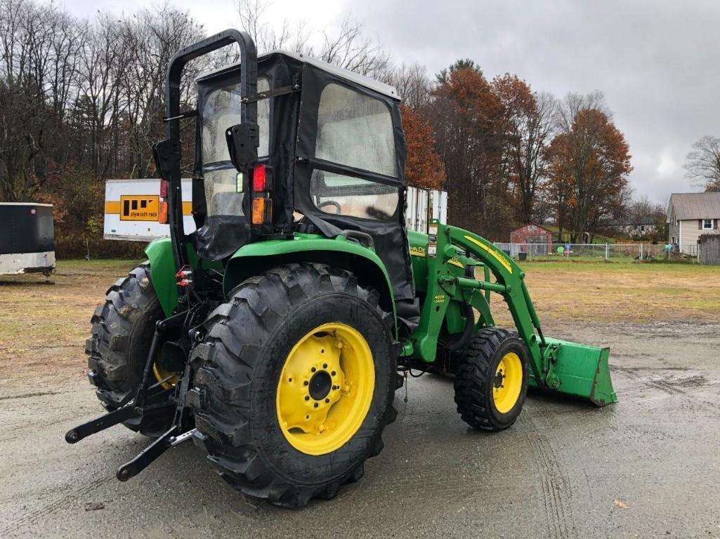 John Deere 4120 Tractor w/ 400X Loader