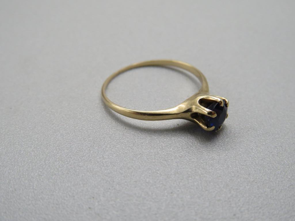 14K Yellow Gold Ring with 4.9mm Round Cut Sapphire