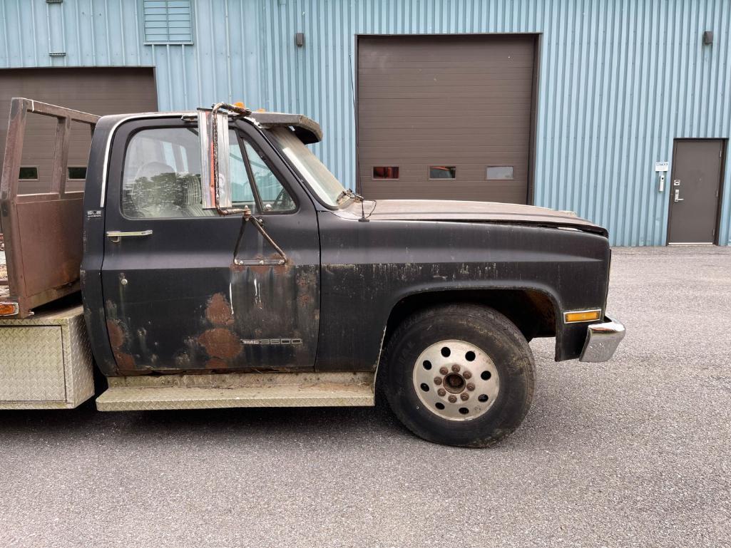 1988 GMC Sierra SLE Ramp Truck