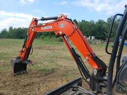 Kubota KX040-4 Excavator w/ Hydraulic Thumb & 2 Way Floating Angle Blade