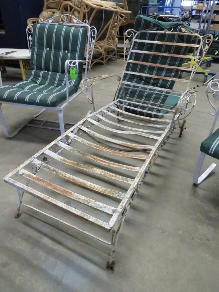 (3) Vintage Iron Garden / Patio Furniture