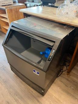 Manitowoc Undercounter Ice Machine