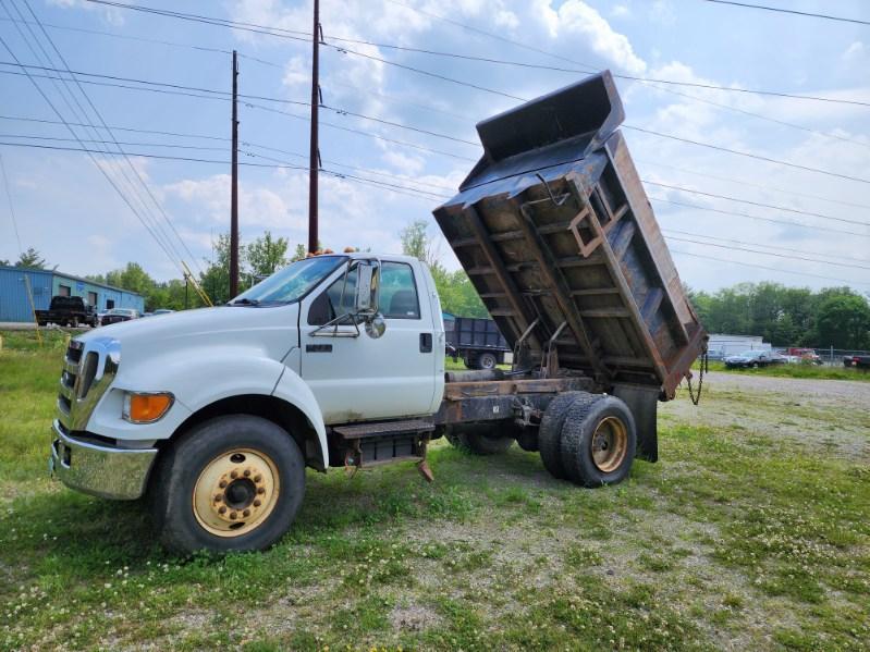 Ford Model F750 XLT Single Axle Dump Truck