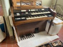 Wurlitzer Model 4140 2 Manual Electronic Organ