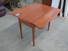 Antique Mahogany Hepplewhite Drop Leaf Table