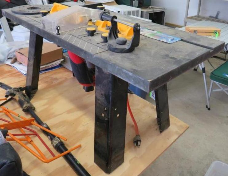 Bench Top Router Table w/ Skil Brand Router