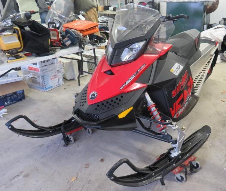 2011 Ski-Doo Renegade 800 E-Tec Snowmobile