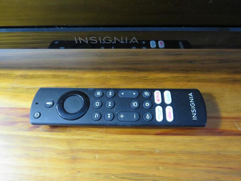 Insignia 32" Flat Screen TV