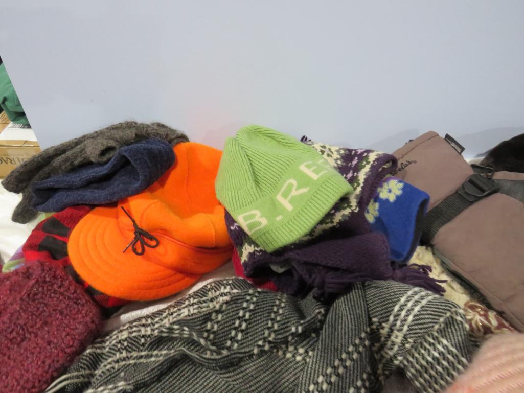 (30+/-) Women's Scarves, Gloves, Hats etc.