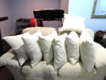 (7) Throw Pillows