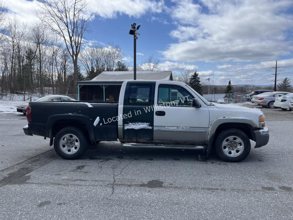 2003 GMC Sierra 1500 Base V8, 5.3L