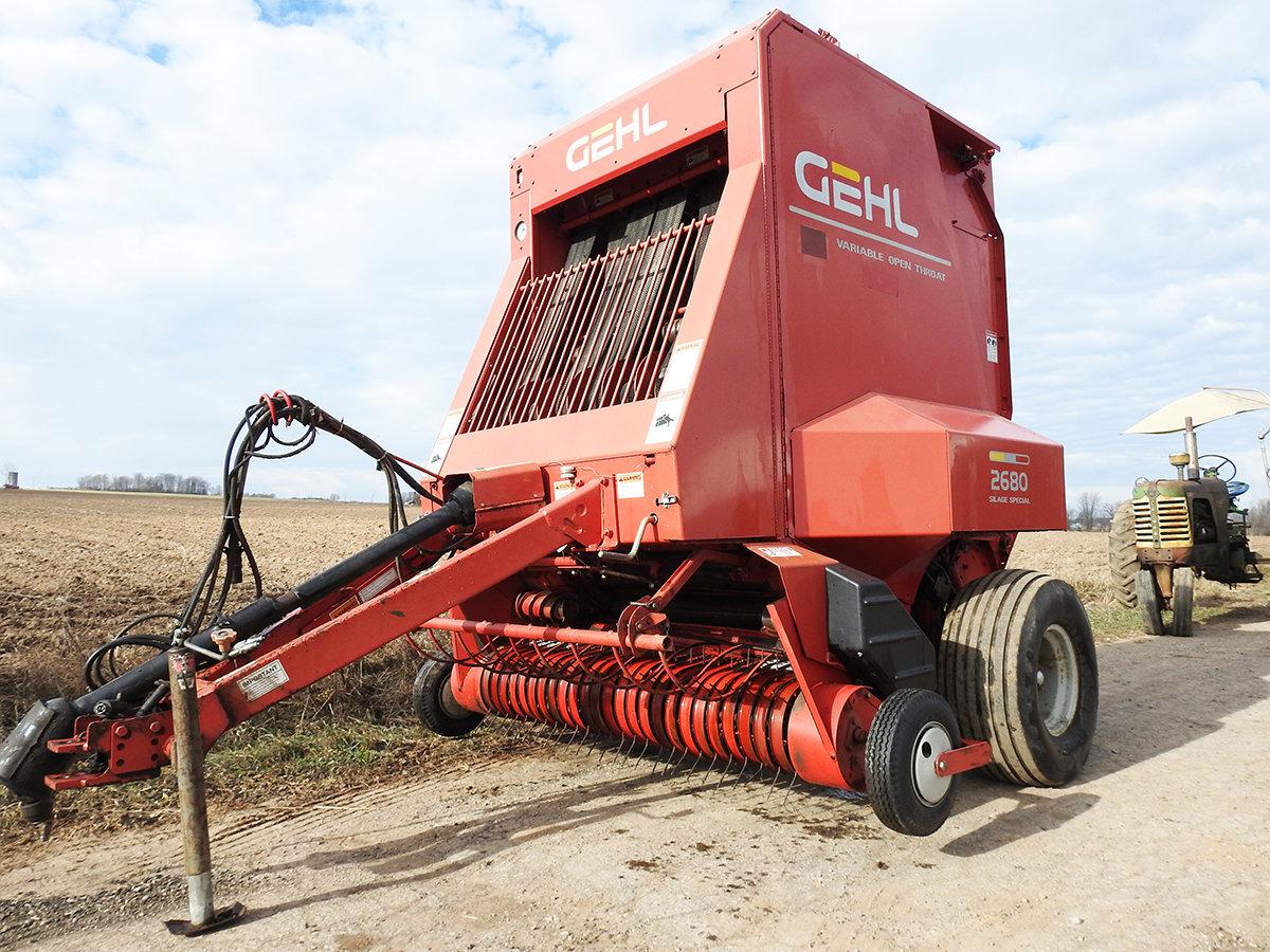 Gehl 2680 Round Baler