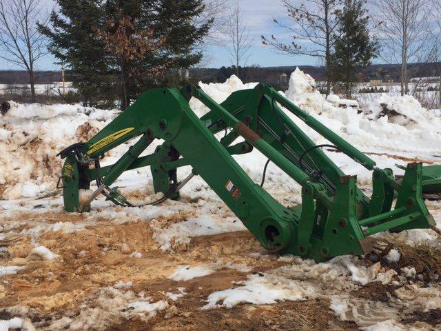 John Deere 746 Loader w/ 9’ bucket